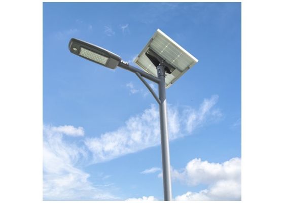 Enerji Tasarrufu Güneş Enerjili LED Sokak Lambası Alüminyum Muhafaza IP65 30W 3900-4500LM