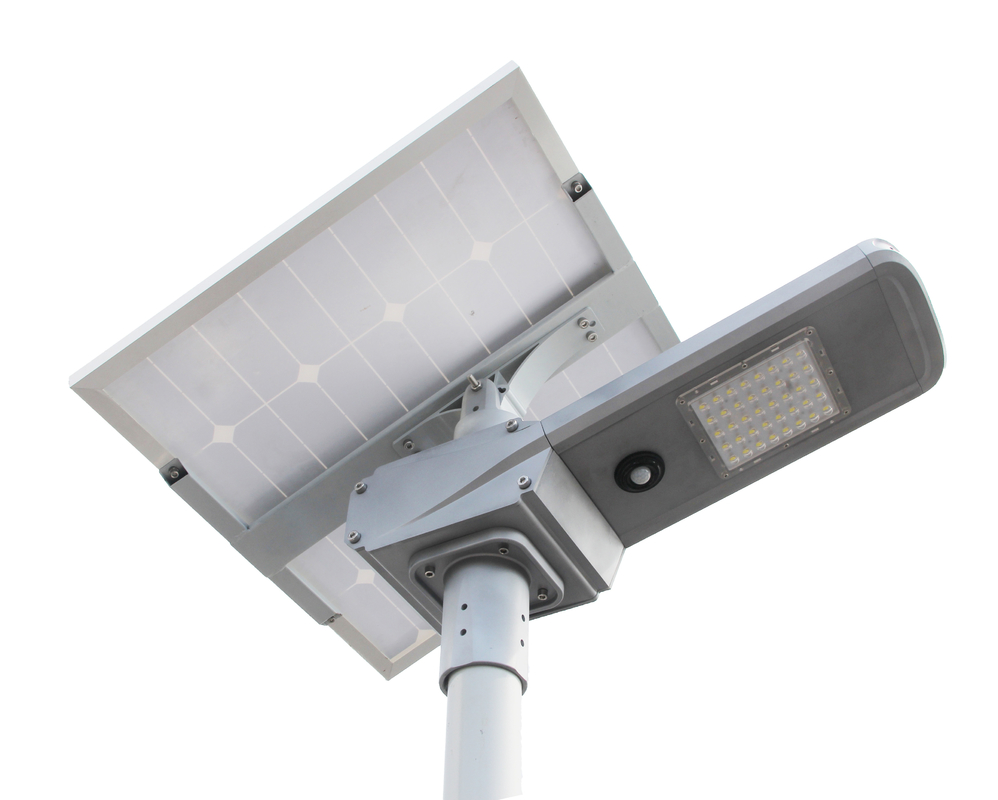 Yüksek Lümen Solar Bahçe Sokak Lambaları, 140LM ​​/ W 30w Solar Panel Sokak Lambası IP65